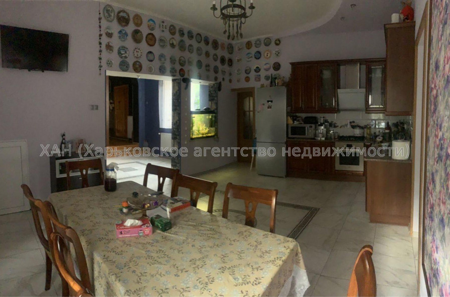 Продам дом, Осетинская ул. , 220 м², 6 сот., капитальный ремонт 