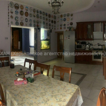 Продам будинок, Осетинская ул. , 220 м², 6 соток, капитальный ремонт 