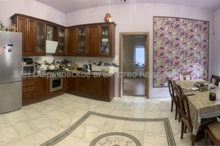 Продам будинок, Осетинская ул. , 220 м², 6 соток, капитальный ремонт 