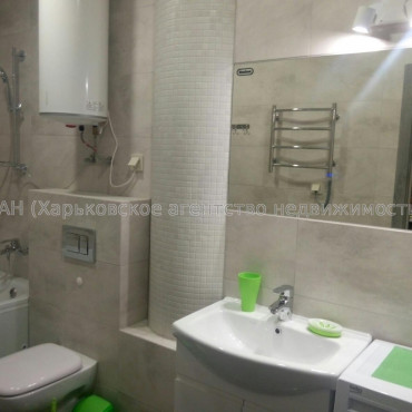 Сдам квартиру, Гвардейцев Широнинцев ул. , 72 , 2  ком., 48 м², авторский дизайн 