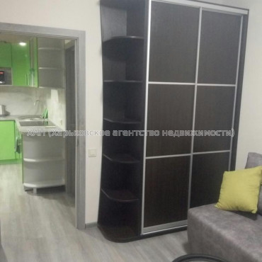 Сдам квартиру, Гвардейцев Широнинцев ул. , 72 , 2  ком., 48 м², авторский дизайн 