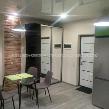 Сдам квартиру, Гвардейцев Широнинцев ул. , 72 , 2  ком., 48 м², авторский дизайн 