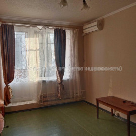 Продам квартиру, Библика ул. , 1 кім., 32 м², косметический ремонт