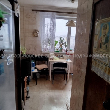 Продам квартиру, Амосова ул. , 2 кім., 51.60 м², частичный ремонт 