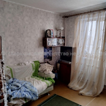Продам квартиру, Амосова ул. , 2 кім., 51.60 м², частичный ремонт 