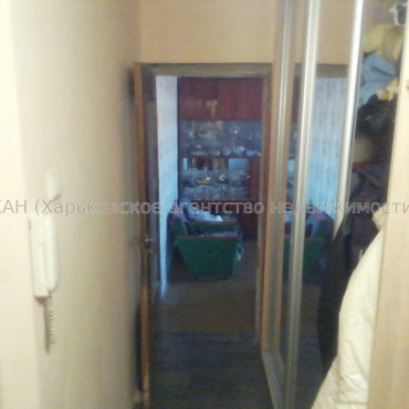 Продам квартиру, Амосова ул. , 2 кім., 51.60 м², частичный ремонт 