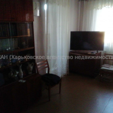 Продам квартиру, Амосова ул. , 2 кім., 51.60 м², частичный ремонт 