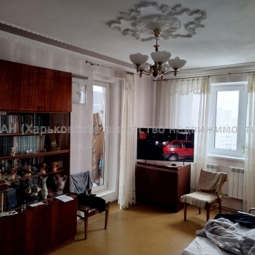Продам квартиру, Амосова ул. , 2 кім., 51.60 м², частичный ремонт 