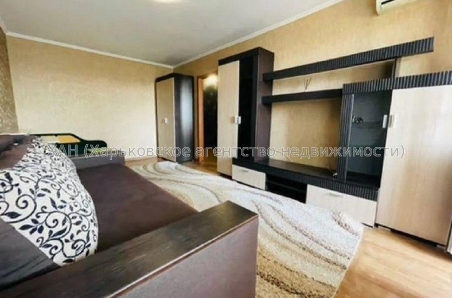 Продам квартиру, Зерновая ул. , 1  ком., 33 м², косметический ремонт 