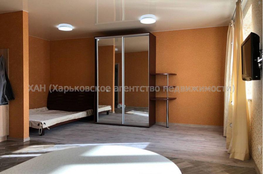 Продам квартиру, Драгоманова ул. , 1 кім., 39 м², авторский дизайн 