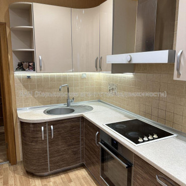 Продам квартиру, Победы просп. , 3 кім., 108 м², авторский дизайн 