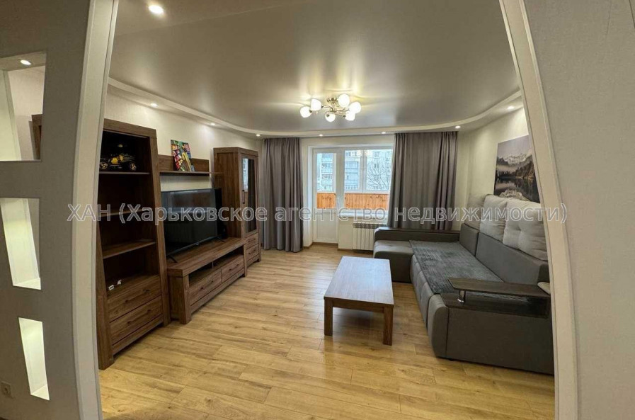 Продам квартиру, Старицкого ул. , 4  ком., 80 м², авторский дизайн 