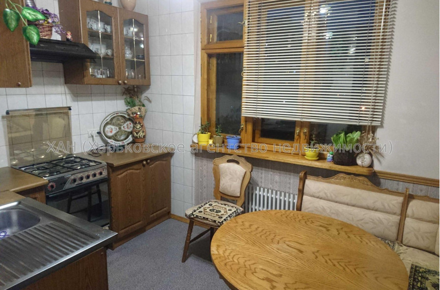 Продам квартиру, Фесенковский въезд , 2  ком., 55 м², косметический ремонт 