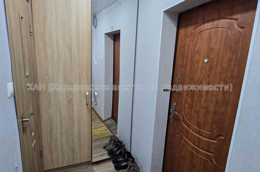 Продам квартиру, Киргизская ул. , 1 кім., 28.70 м², капитальный ремонт 