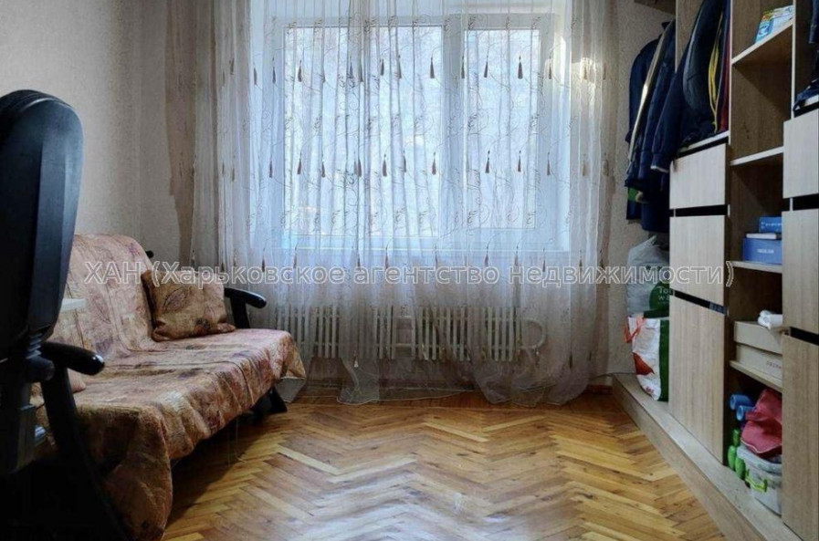 Продам квартиру, Гвардейцев Широнинцев ул. , 4  ком., 91 м², косметический ремонт 