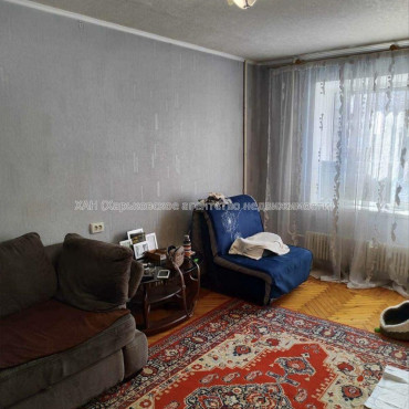 Продам квартиру, Гвардейцев Широнинцев ул. , 4  ком., 91 м², косметический ремонт 