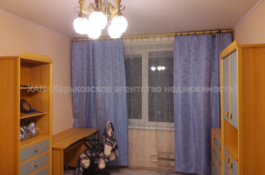 Продам квартиру, Гвардейцев Широнинцев ул. , 2  ком., 42 м², косметический ремонт 