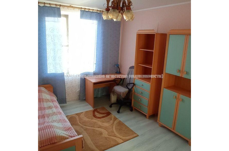 Продам квартиру, Гвардейцев Широнинцев ул. , 2  ком., 42 м², косметический ремонт 