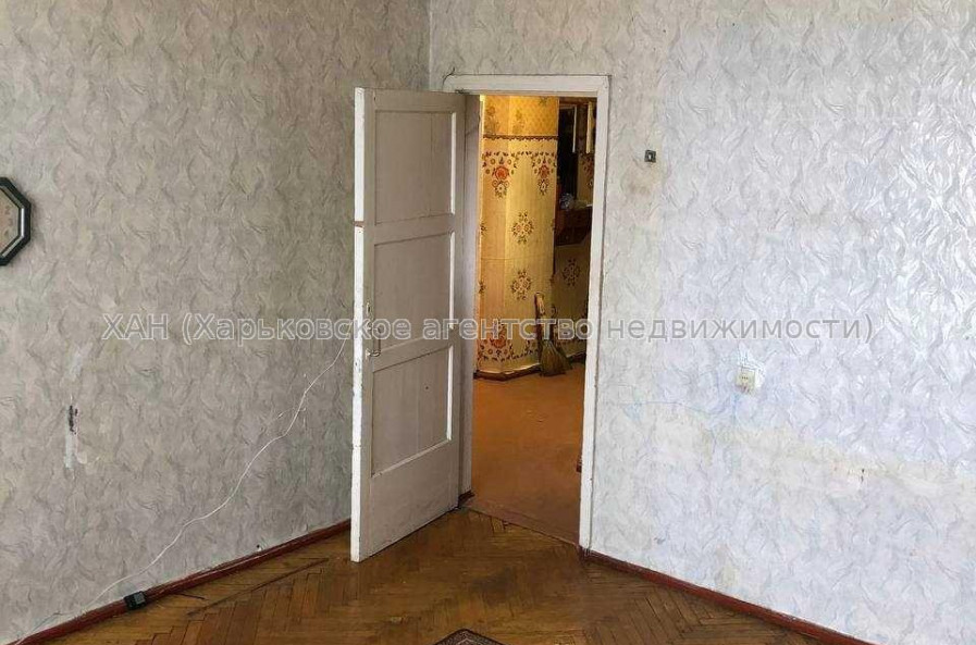 Продам квартиру, Михаила Комарова ул. , 3 кім., 68 м², советский ремонт 