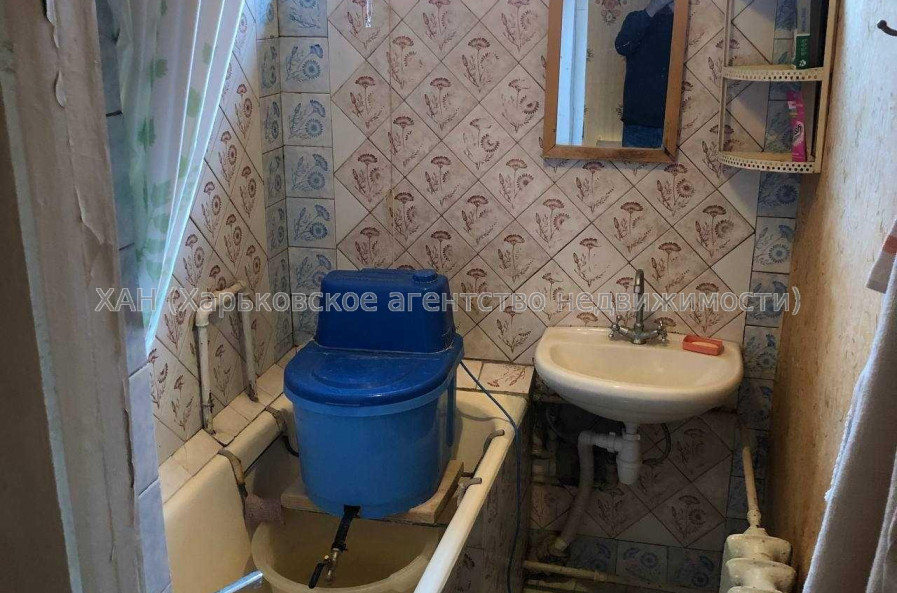 Продам квартиру, Михаила Комарова ул. , 3 кім., 68 м², советский ремонт 