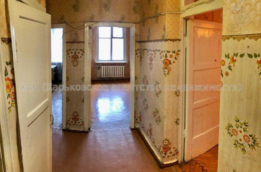 Продам квартиру, Михаила Комарова ул. , 3 кім., 68 м², советский ремонт 