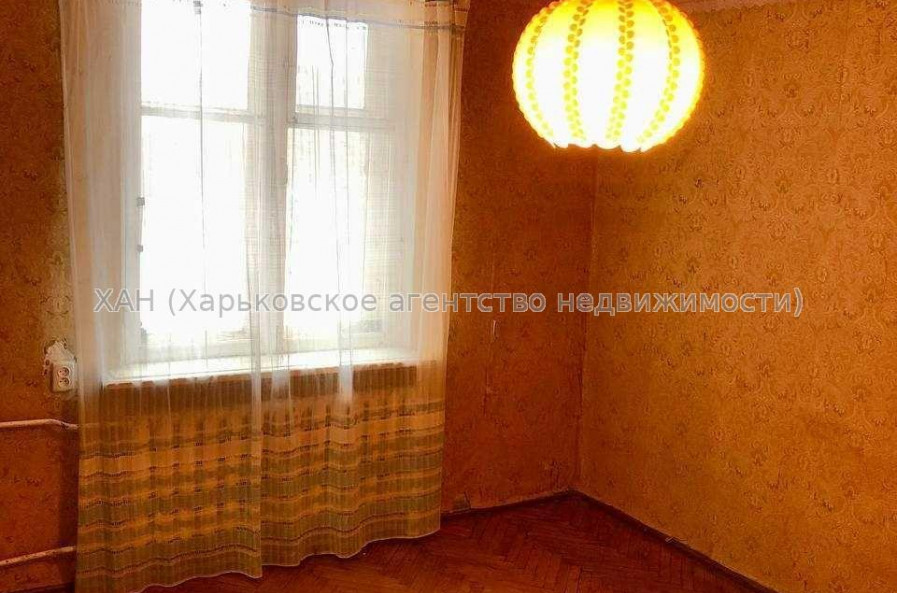 Продам квартиру, Михаила Комарова ул. , 3 кім., 68 м², советский ремонт 