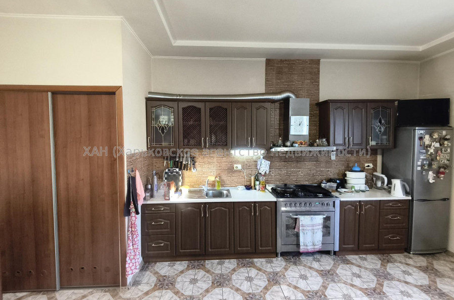 Продам будинок, Ново-Веринская ул. , 160 м², 10 соток, капитальный ремонт 