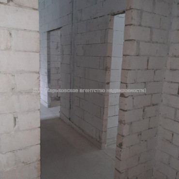 Продам квартиру, Клочковская ул. , 2  ком., 77 м², без внутренних работ 