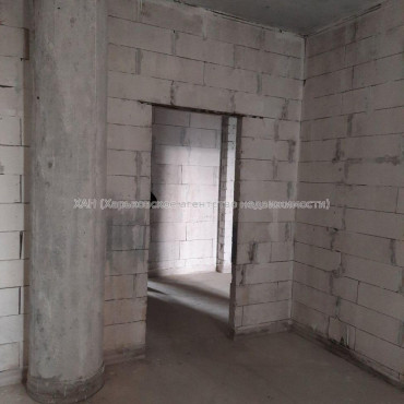 Продам квартиру, Клочковская ул. , 2  ком., 77 м², без внутренних работ 