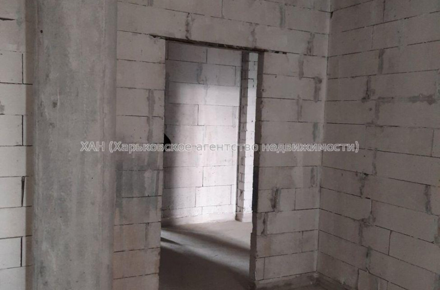 Продам квартиру, Клочковская ул. , 2  ком., 77 м², без внутренних работ 
