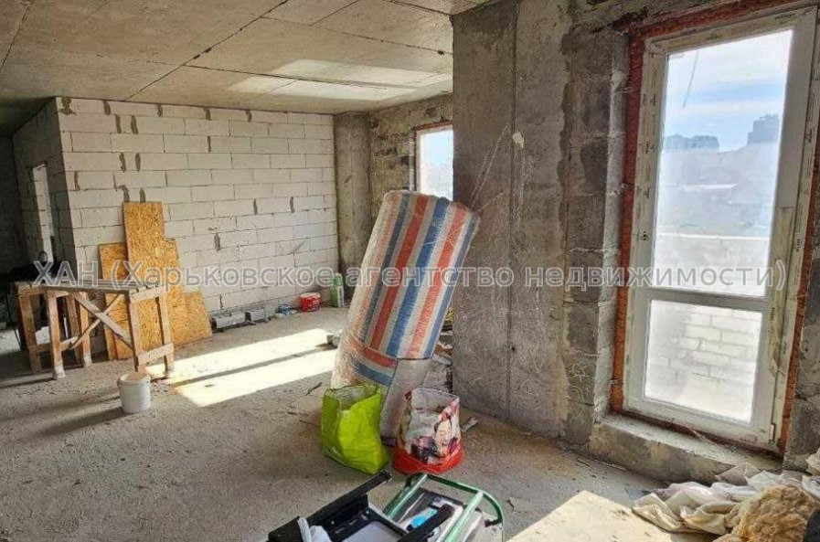 Продам квартиру, Клочковская ул. , 3  ком., 85 м², без внутренних работ 