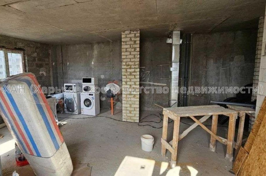 Продам квартиру, Клочковская ул. , 3  ком., 85 м², без внутренних работ 