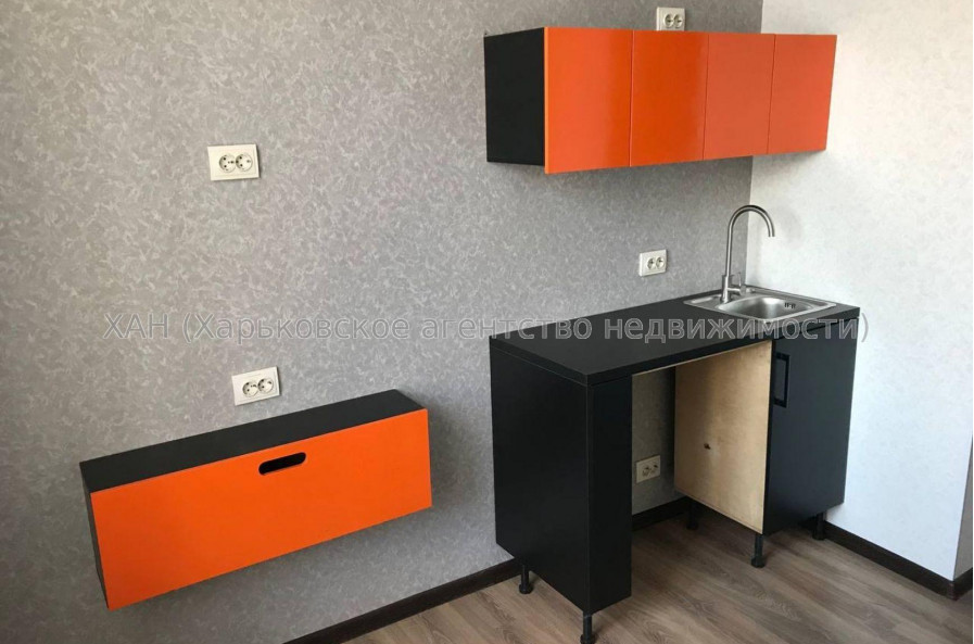 Продам квартиру, Рождественская ул. , 1 кім., 13 м², евроремонт 