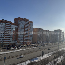 Продам квартиру, Аэрокосмический пр. , 3 кім., 84 м², косметический ремонт