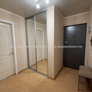 Продам квартиру, Каденюка ул. , 3 кім., 63 м², косметический ремонт 