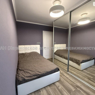 Продам квартиру, Каденюка ул. , 3 кім., 63 м², косметический ремонт 