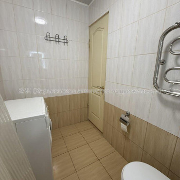 Продам квартиру, Каденюка ул. , 3 кім., 63 м², косметический ремонт 