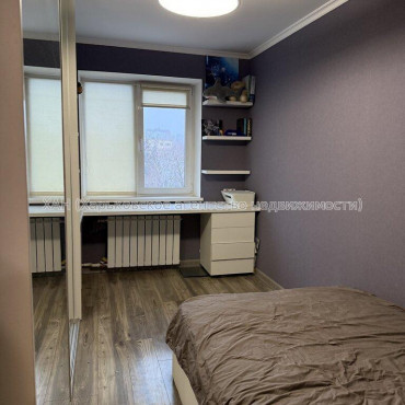Продам квартиру, Каденюка ул. , 3 кім., 63 м², косметический ремонт 
