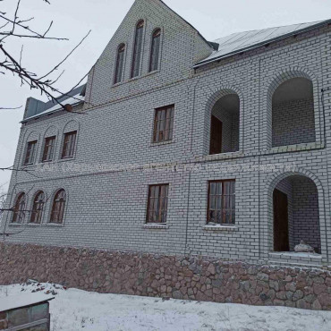 Продам будинок, 745 м², 20 соток, без отделочных работ 