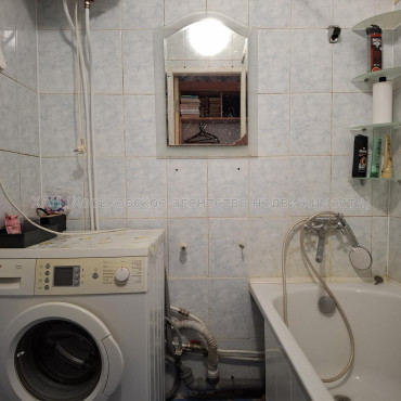 Продам квартиру, Аэрокосмический пр. , 1 кім., 44 м², косметический ремонт 