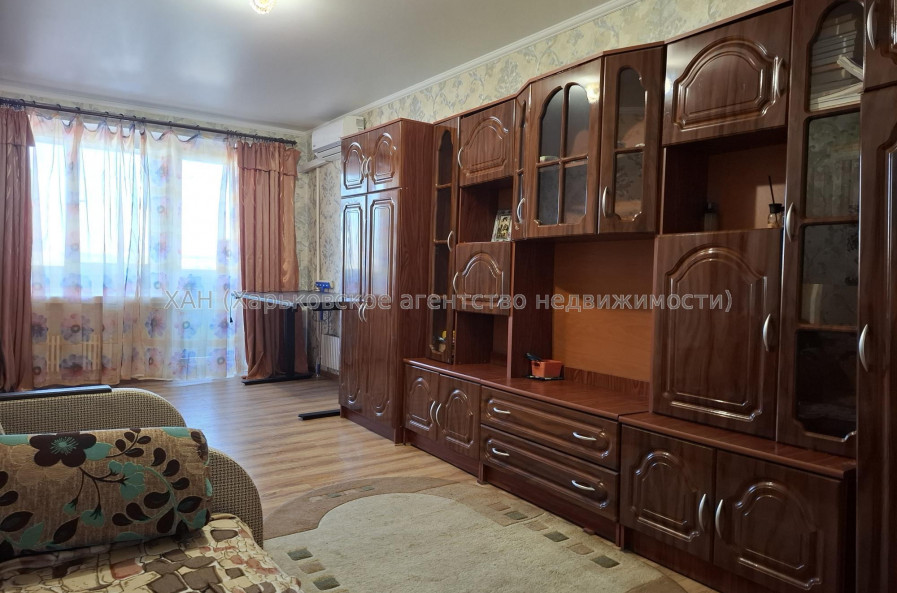 Продам квартиру, Аэрокосмический пр. , 1 кім., 44 м², косметический ремонт 