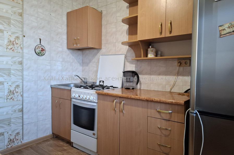 Продам квартиру, Аэрокосмический пр. , 1 кім., 44 м², косметический ремонт 