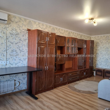 Продам квартиру, Аэрокосмический пр. , 1 кім., 44 м², косметический ремонт 