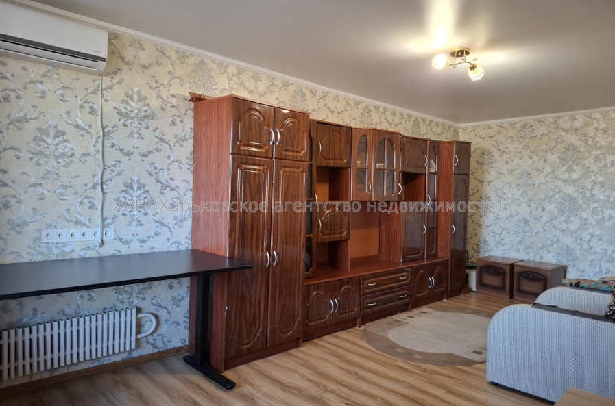 Продам квартиру, Аэрокосмический пр. , 1 кім., 44 м², косметический ремонт 