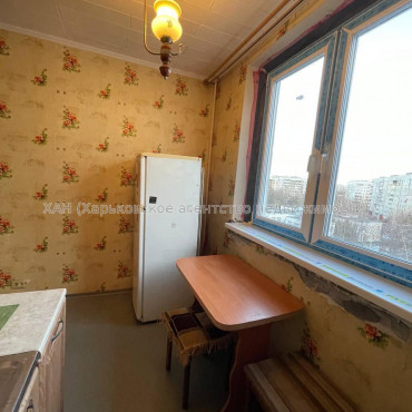 Здам квартиру, Соборности Украины ул. , 1 кім., 32 м², косметический ремонт 