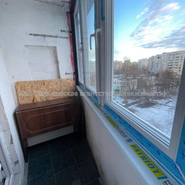 Здам квартиру, Соборности Украины ул. , 1 кім., 32 м², косметический ремонт 