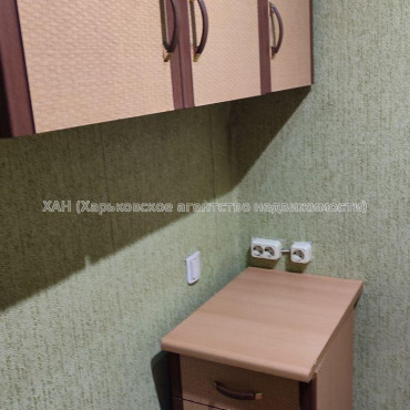 Продам квартиру, Валерия Романовского ул. , 1 кім., 30 м², косметический ремонт 