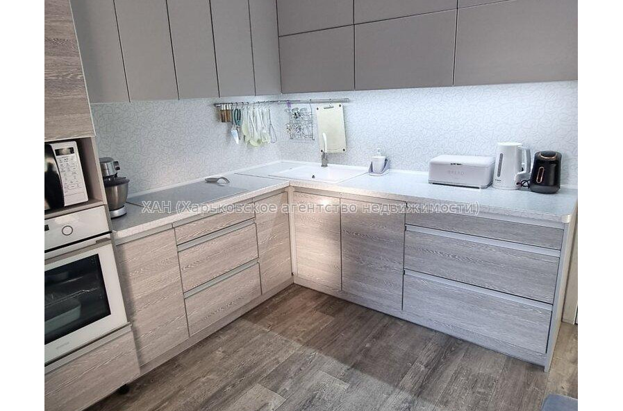 Продам квартиру, Льва Ландау просп. , 1  ком., 42 м², евроремонт 