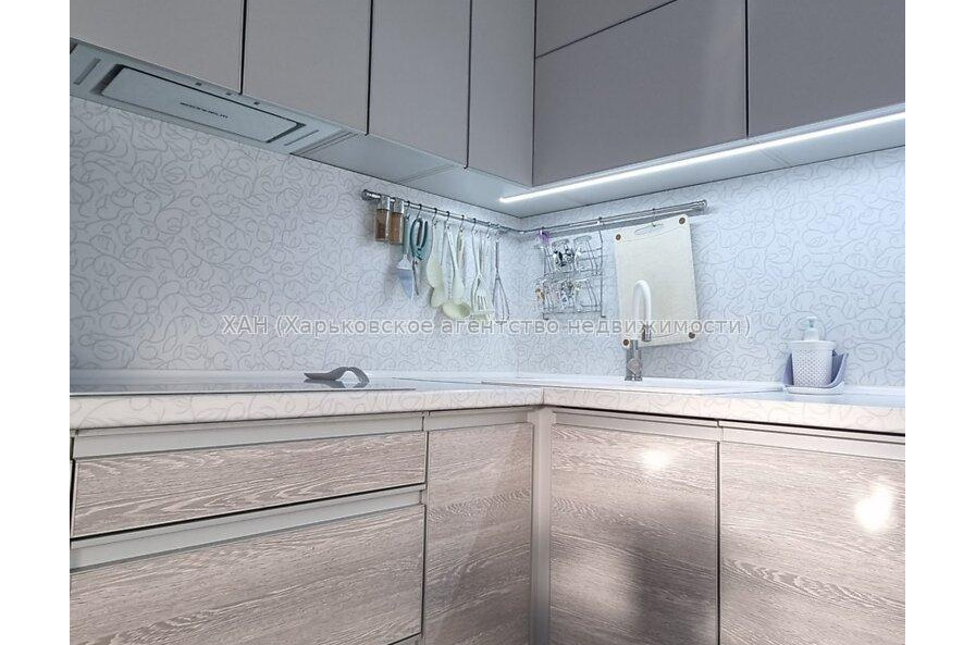 Продам квартиру, Льва Ландау просп. , 1  ком., 42 м², евроремонт 