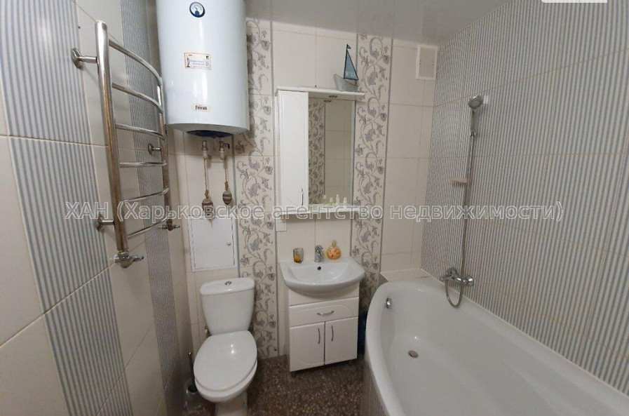 Продам квартиру, Победы просп. , 2 кім., 39 м², косметический ремонт 